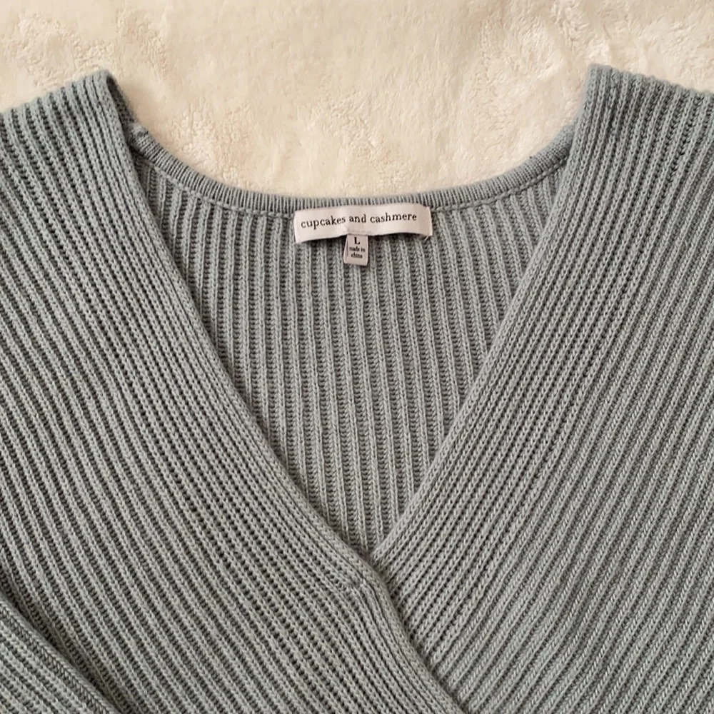 Cupcakes & Cashmere Gray Wrap Sweater Size L - Picture 13 of 13